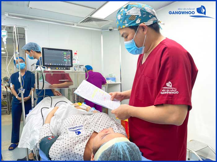 Bệnh viện thẩm mỹ Gangwhoo sở hữu đội ngũ y bác sĩ giàu kinh nghiệm 